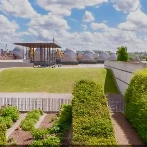 Contemporary Overlooking Barrier Park , London United Kingdom